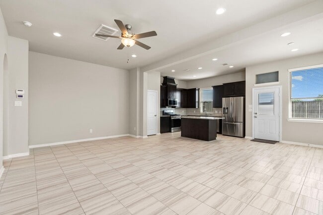 Foto del edificio - 2531 Terrace Point Dr