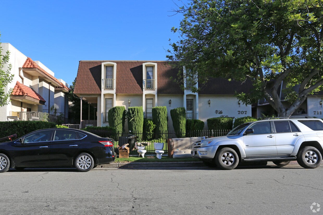 Building Photo - 707 Orange Grove Ave