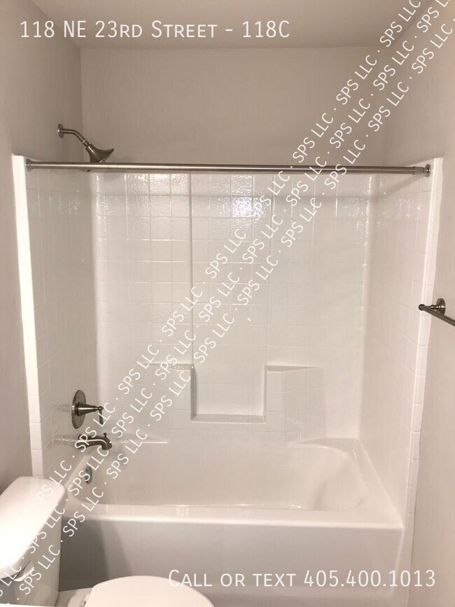 Foto del edificio - 118 NE 23rd St