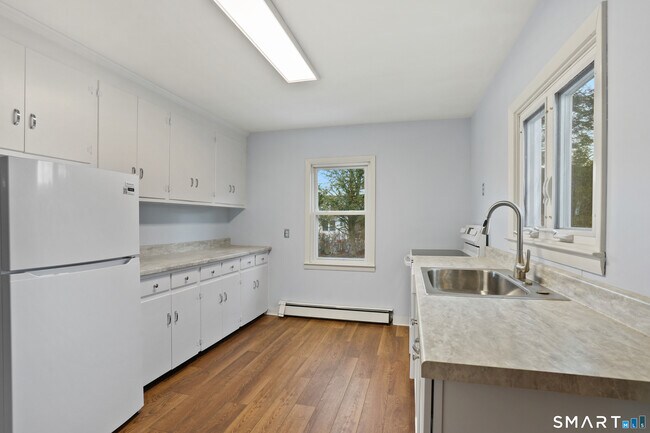 Foto del edificio - 56 Beaver Brook Rd