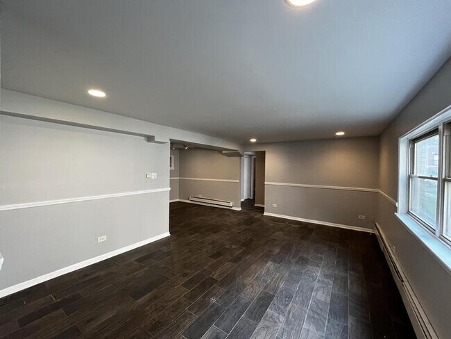 Building Photo - 11017 S Vernon Ave