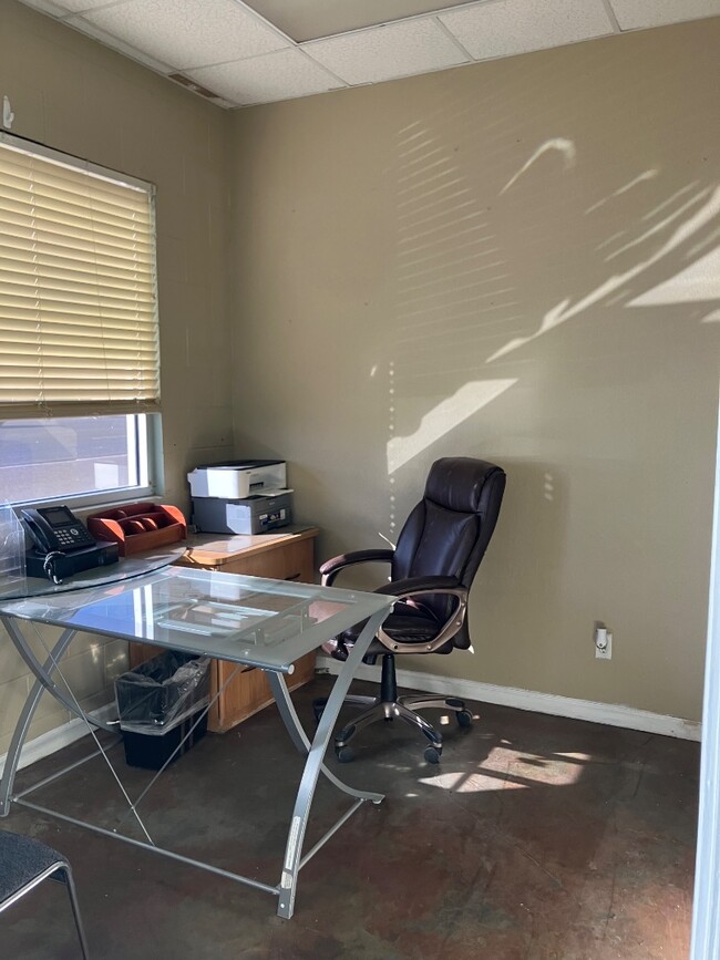 Building Photo - 808 W Dickinson Blvd