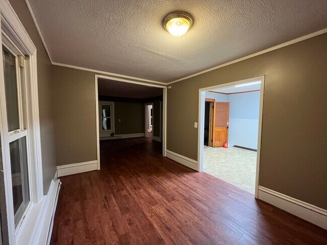 Living Room - 514 Newland Ave