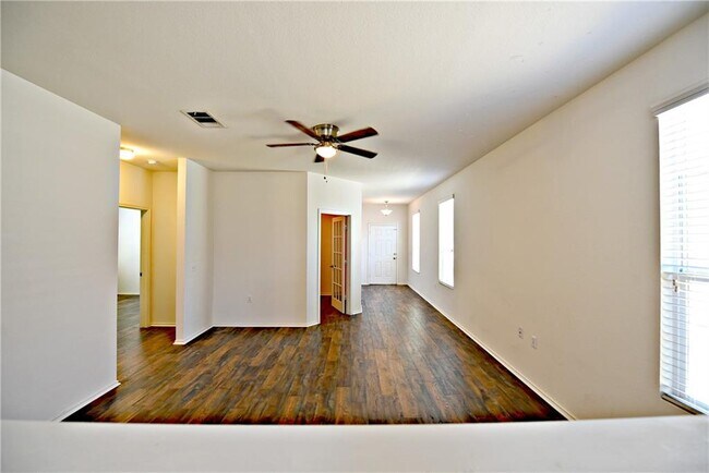 Foto del edificio - 5721 Knoll Pines Pass