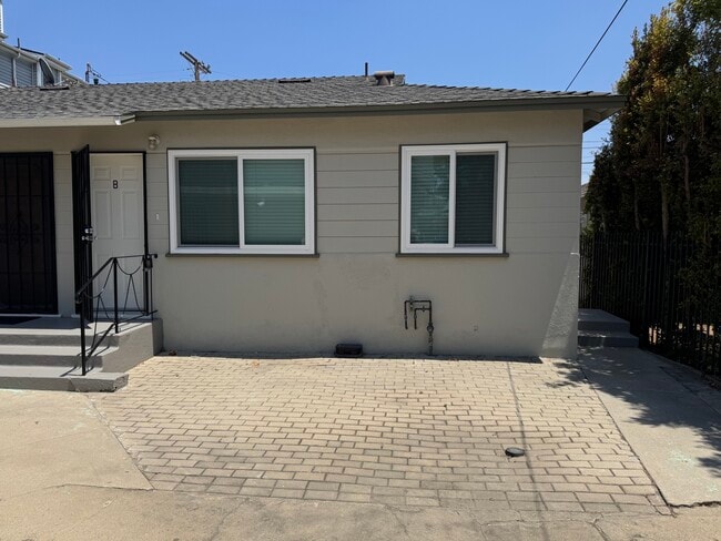 Unit B - 1026 Ruberta Ave