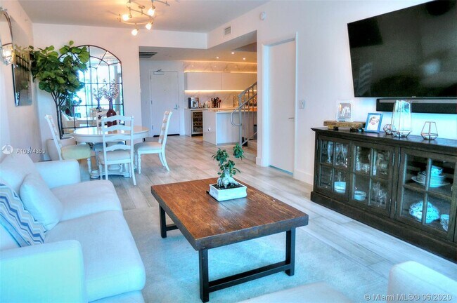 Building Photo - 701 N Fort Lauderdale Beach Blvd