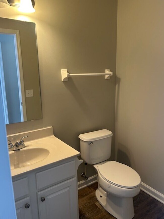 Foto del edificio - Tates Creek Village. 1st Floor Master BR!  260204