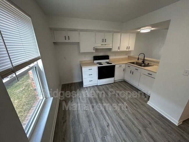 Foto del edificio - 229 Gilbert Ave