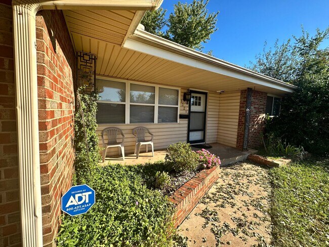 Foto del edificio - Fully Remodeled 3-bed 1-bath House Availab...