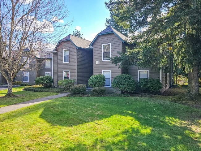 Building Photo - Coming Soon. Floor Level 2bed/2bath condo....