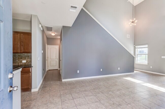 Foto del edificio - 1620 Bryant Dr