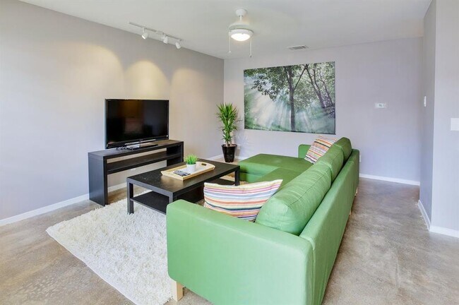 Foto del edificio - 3428 Willowrun Dr