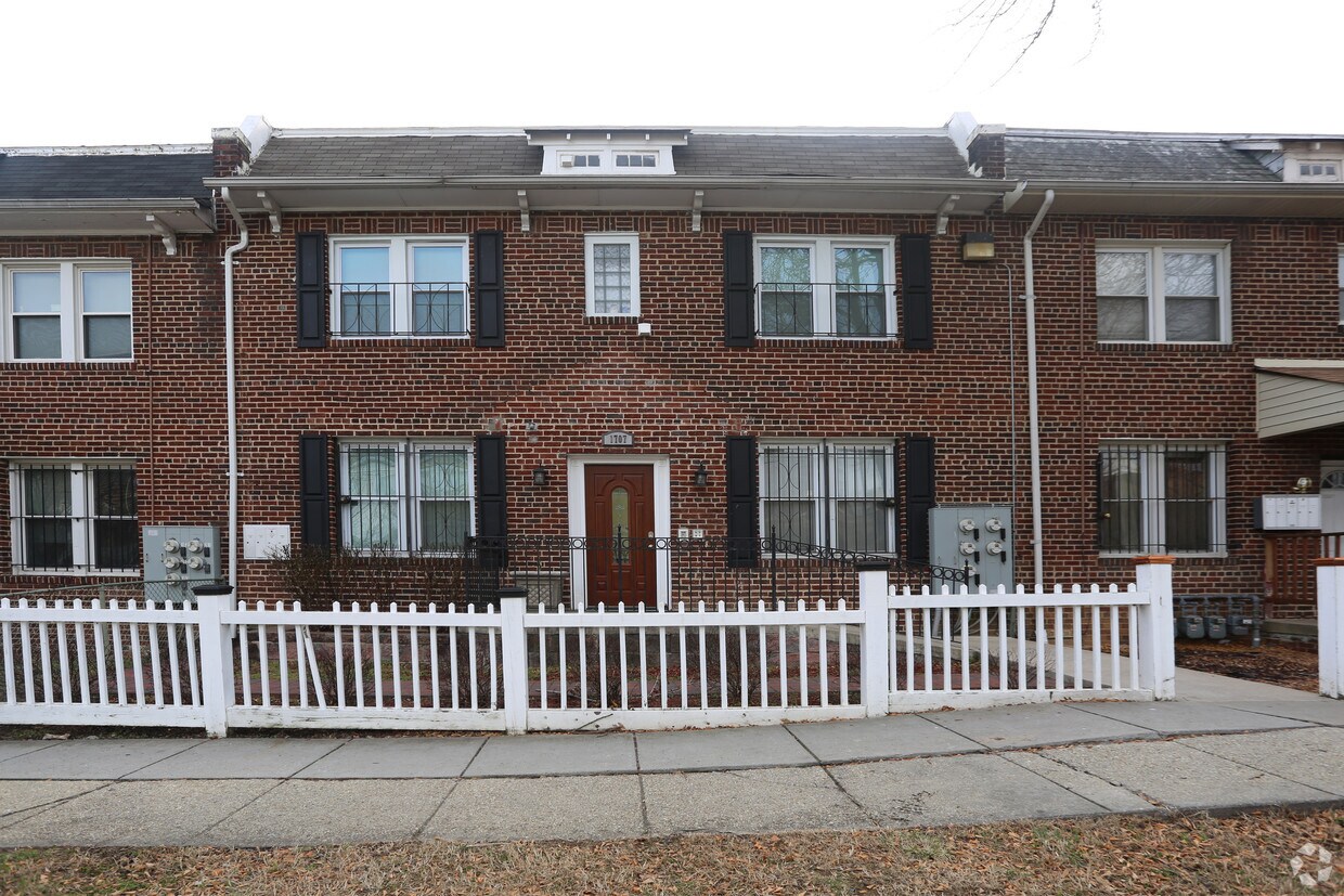 Foto principal - 1707 Capitol Ave NE