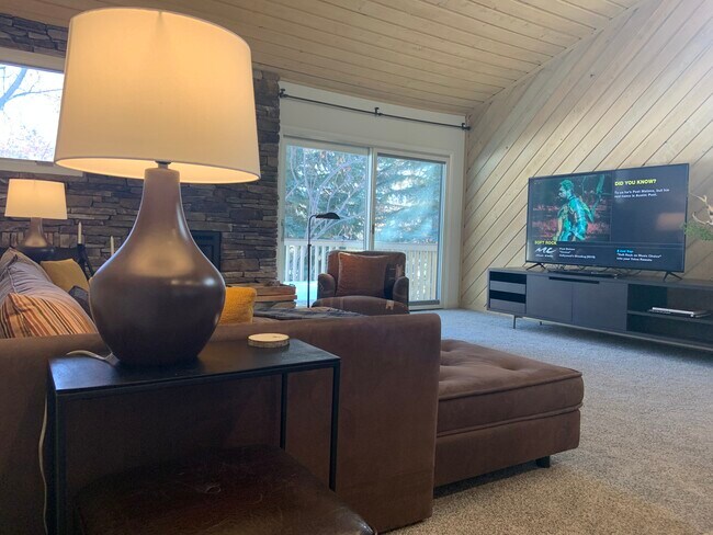 Building Photo - 2662 Ridge Ln