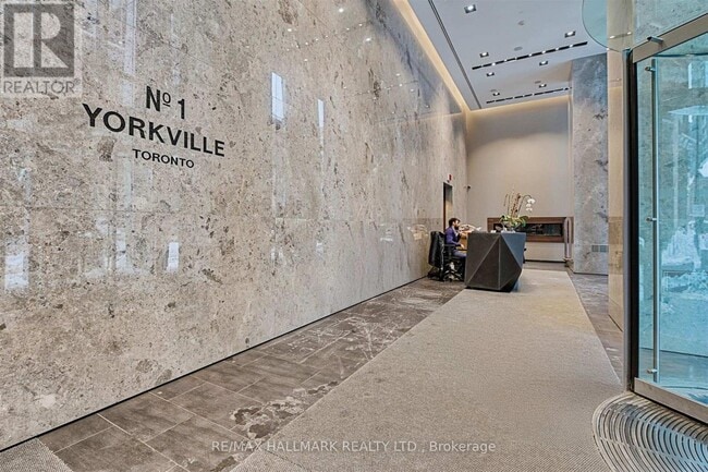 Photo du bâtiment - 1 Yorkville Ave