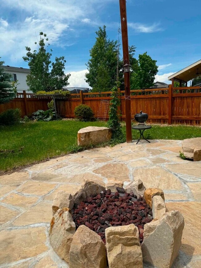 Foto del edificio - 6117 Marble Mill Pl