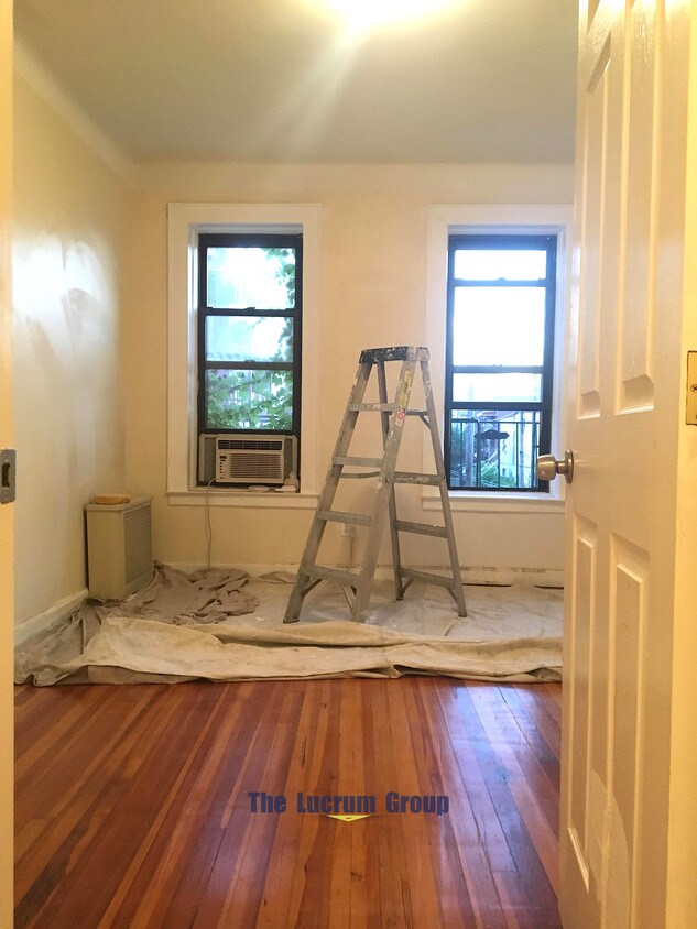 Foto principal - 29-10 Astoria Blvd