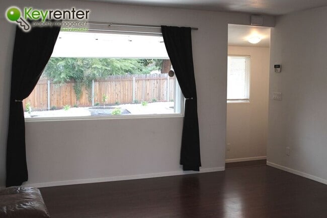 Building Photo - 6010 San Juan Ave