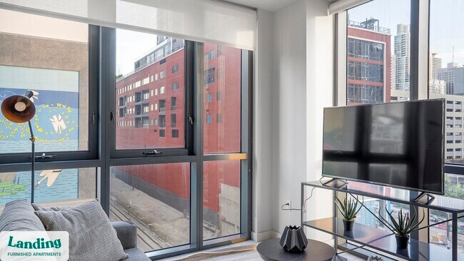 Foto del edificio - 698 NE 1st Ave