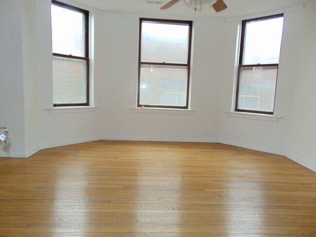 Foto del edificio - 249 E 113th St