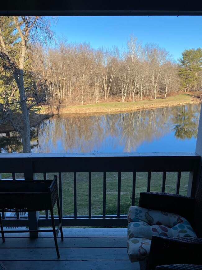 Foto del edificio - 28 Crossroads Ln