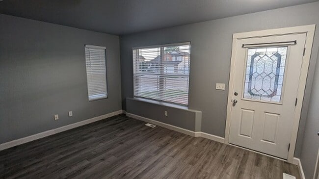 Building Photo - Spacious 3-Bedroom Home with Fenced Yard in Wellington – Available August 4th