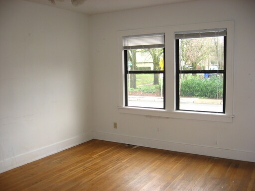 Building Photo - 1350 NE 28th Ave