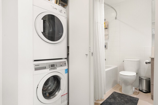 Building Photo - 983 E Hastings St