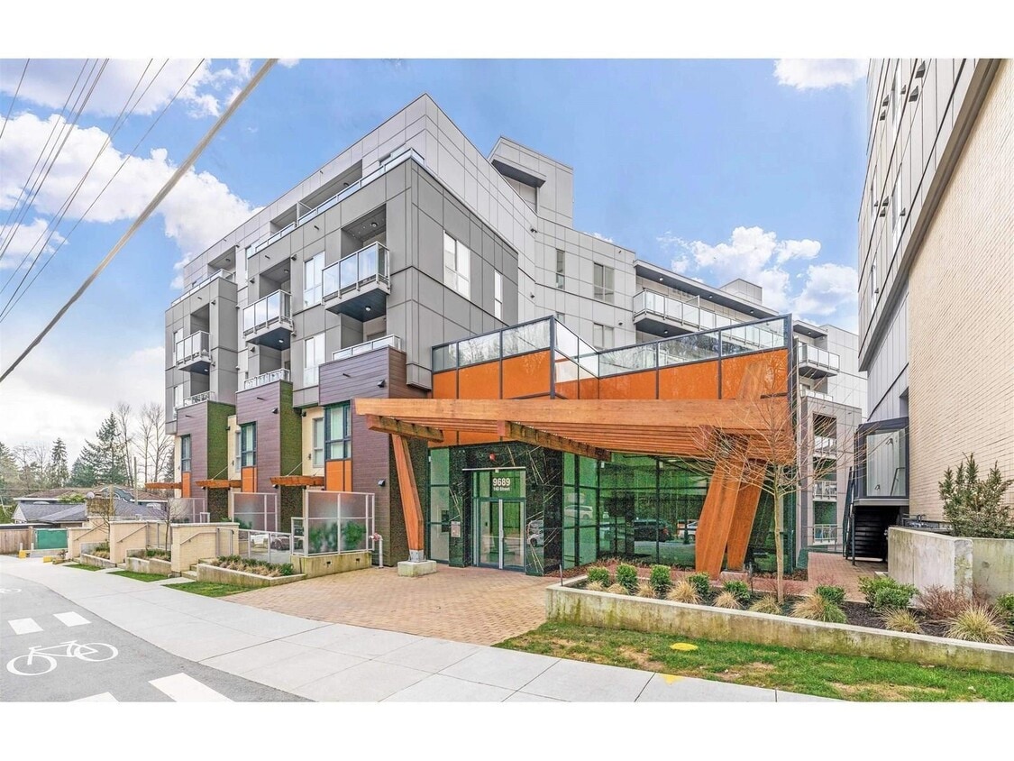 Primary Photo - 9689-9140 140 St