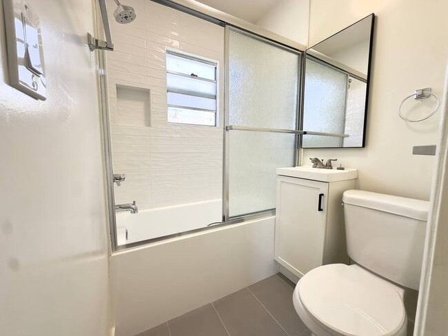Building Photo - 5371 Louis Pl