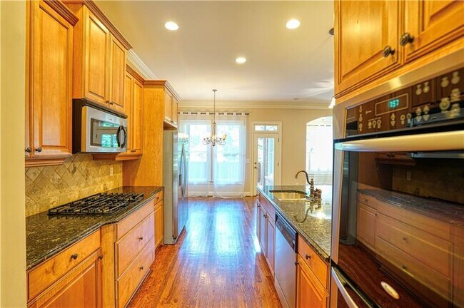 Building Photo - 610 Parkside Village Dr