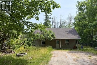 Building Photo - 2 Oakwood Dr