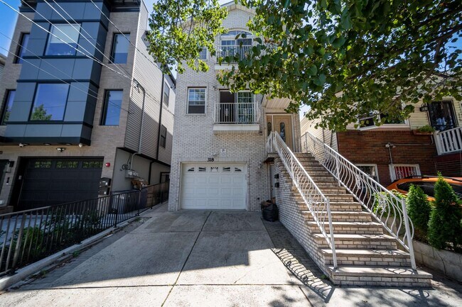 Building Photo - 318 Terrace Ave