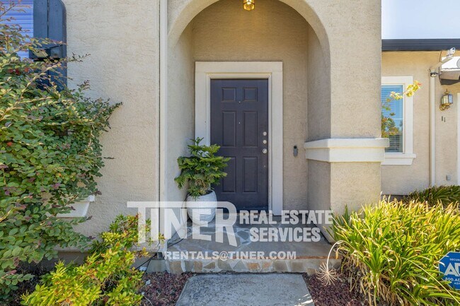 Building Photo - 11 Promenade Ct