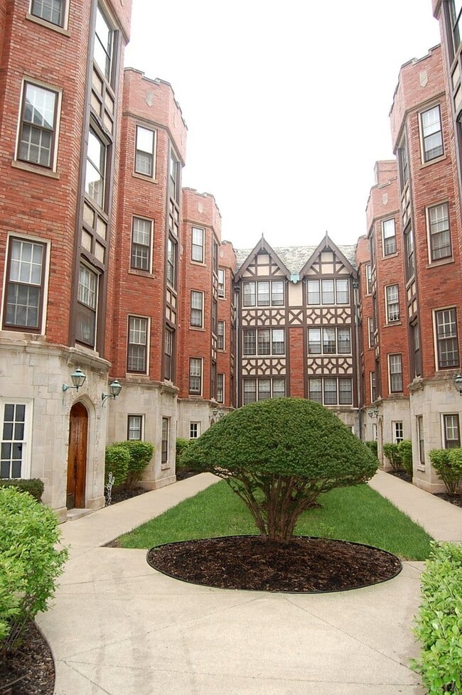 Foto del edificio - East Rogers Park One Bedroom