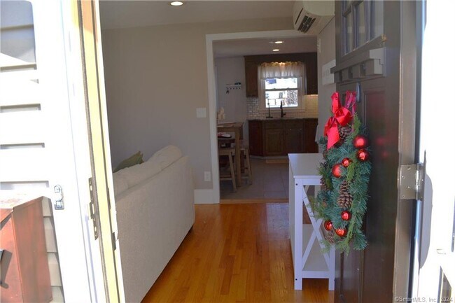 Building Photo - 27 Barstow Dr