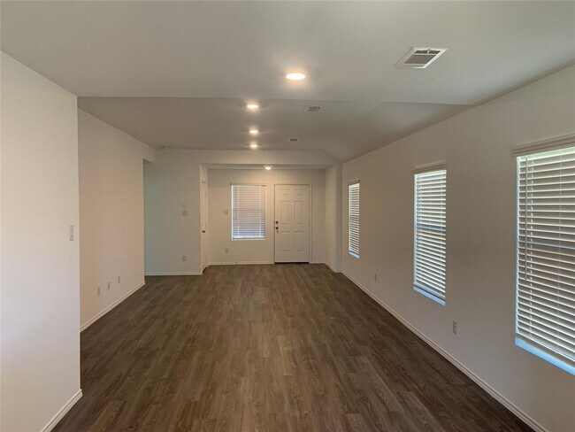 Building Photo - 4512 Auburn Landing Circle