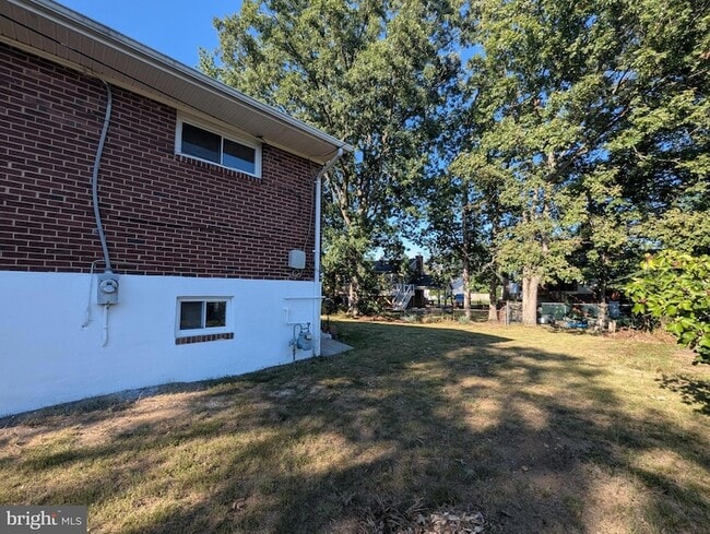 Building Photo - 6327 Willowood Ln