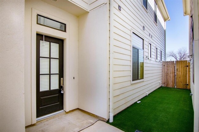 Foto del edificio - 2511 Garrow St