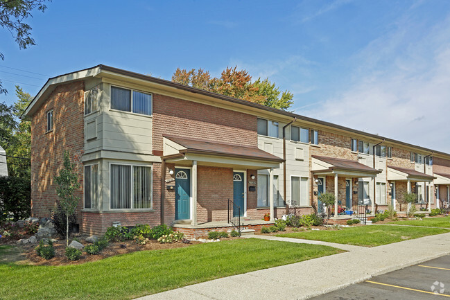 Building Photo - Arlington Townhomes & Apartments