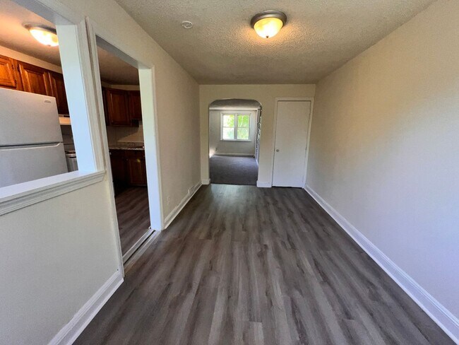 Foto del edificio - Newly Renovated Classic Chester Home with Fence Yard & Garage