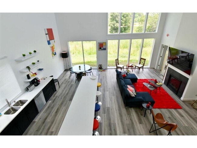 Foto del edificio - 1021 Gardner St E