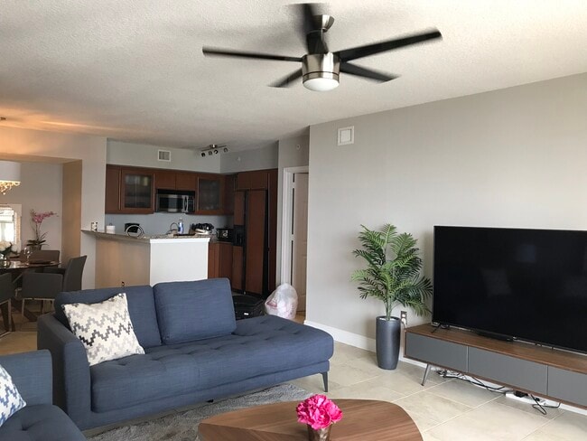 Foto del edificio - 2080 S Ocean Dr