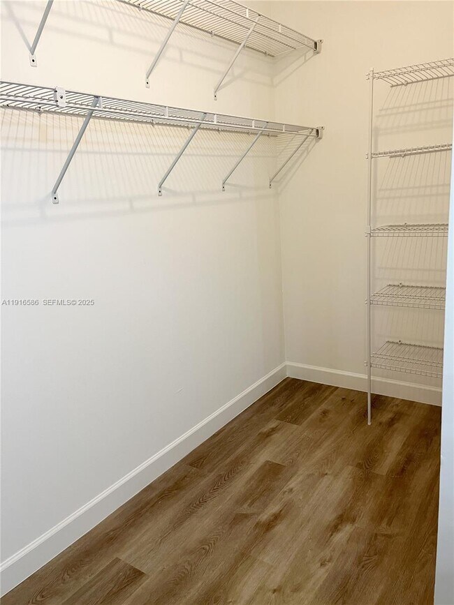 Building Photo - 4539 Carambola Cir S