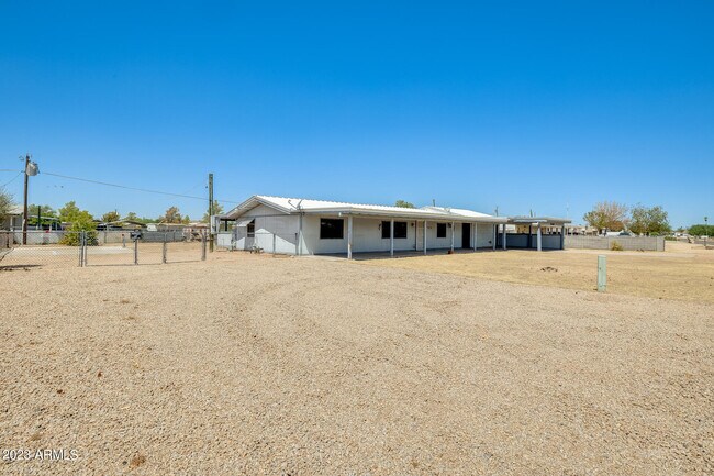 Foto del edificio - 15832 N 66th Ave