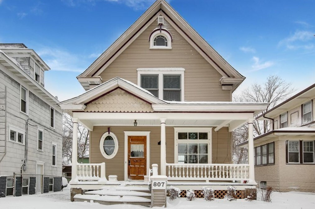 807 Snelling Ave N, Saint Paul, MN 55104 House Rental in Saint Paul