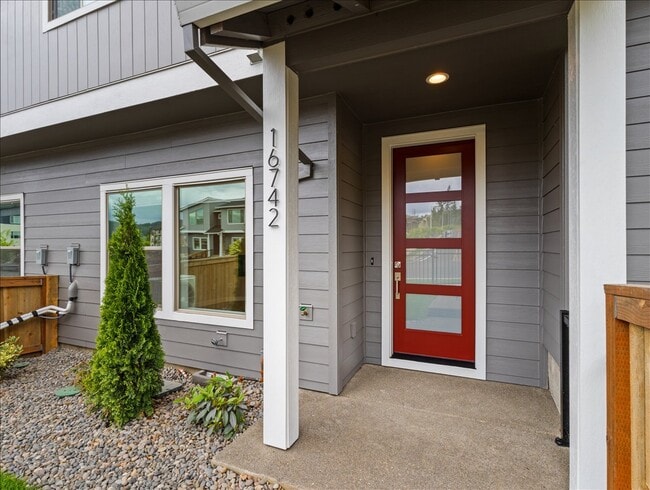 Building Photo - 16742 SE Scouters Mountain Rd