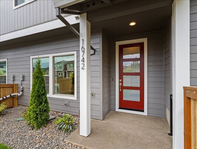 Foto del edificio - 16742 SE Scouters Mountain Rd