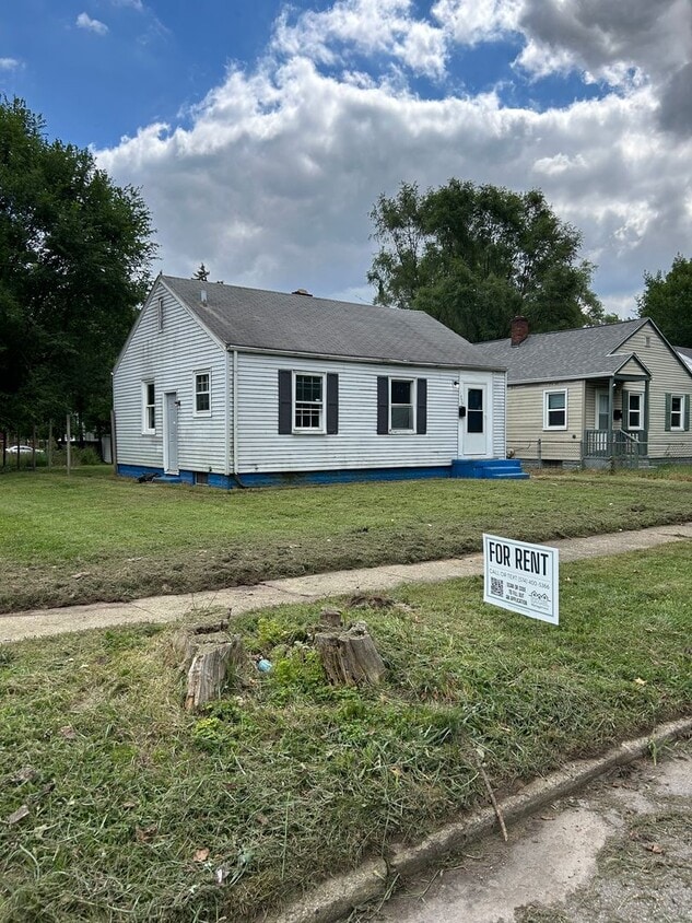 Foto principal - 2-Bedroom, 1-Bathroom Home with Basement –...