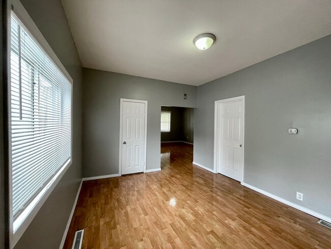 Foto del edificio - 4 Bedroom 2 Bathroom Home in St. Paul!